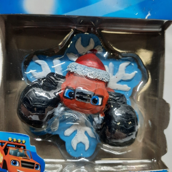 NIB Nickelodeon Blaze Snowflake & Santa Hat 2017  Viacom Int'l - Picture 1 of 6